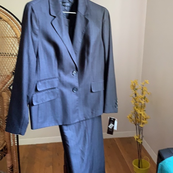 KASPER Pinstripe Pantsuit NWT - Picture 3 of 7